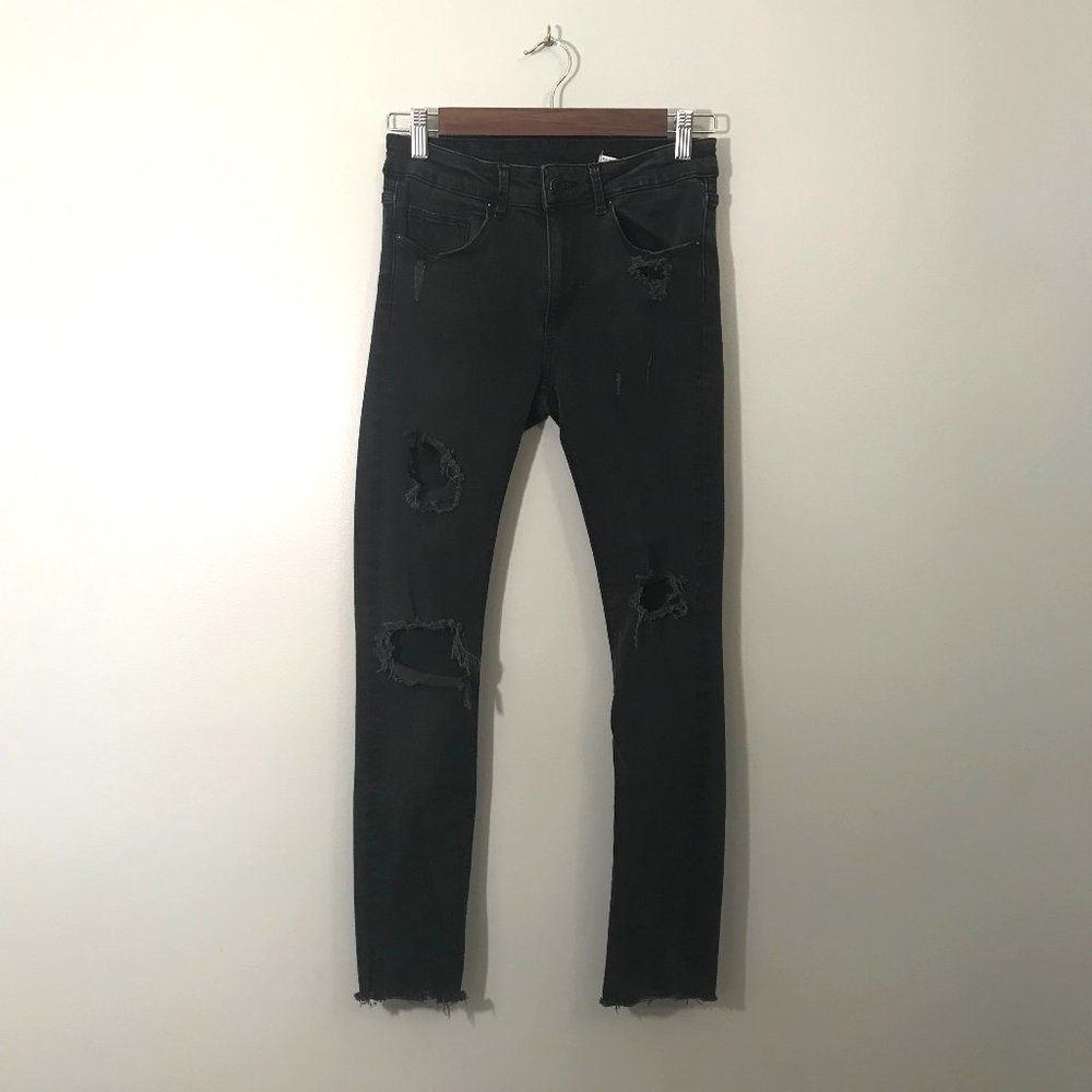 ZARA WOMAN Distressed Black Stretchy Jeans Size 4